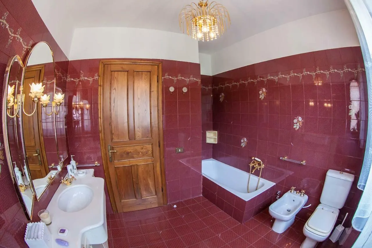 B&B Villa Anna Carrare Couette-café