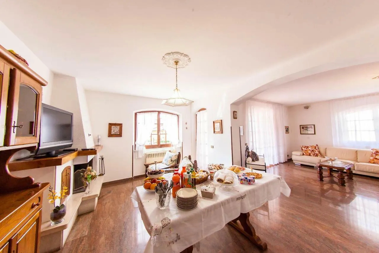 *** Couette-café B&B Villa Anna Carrare Italie