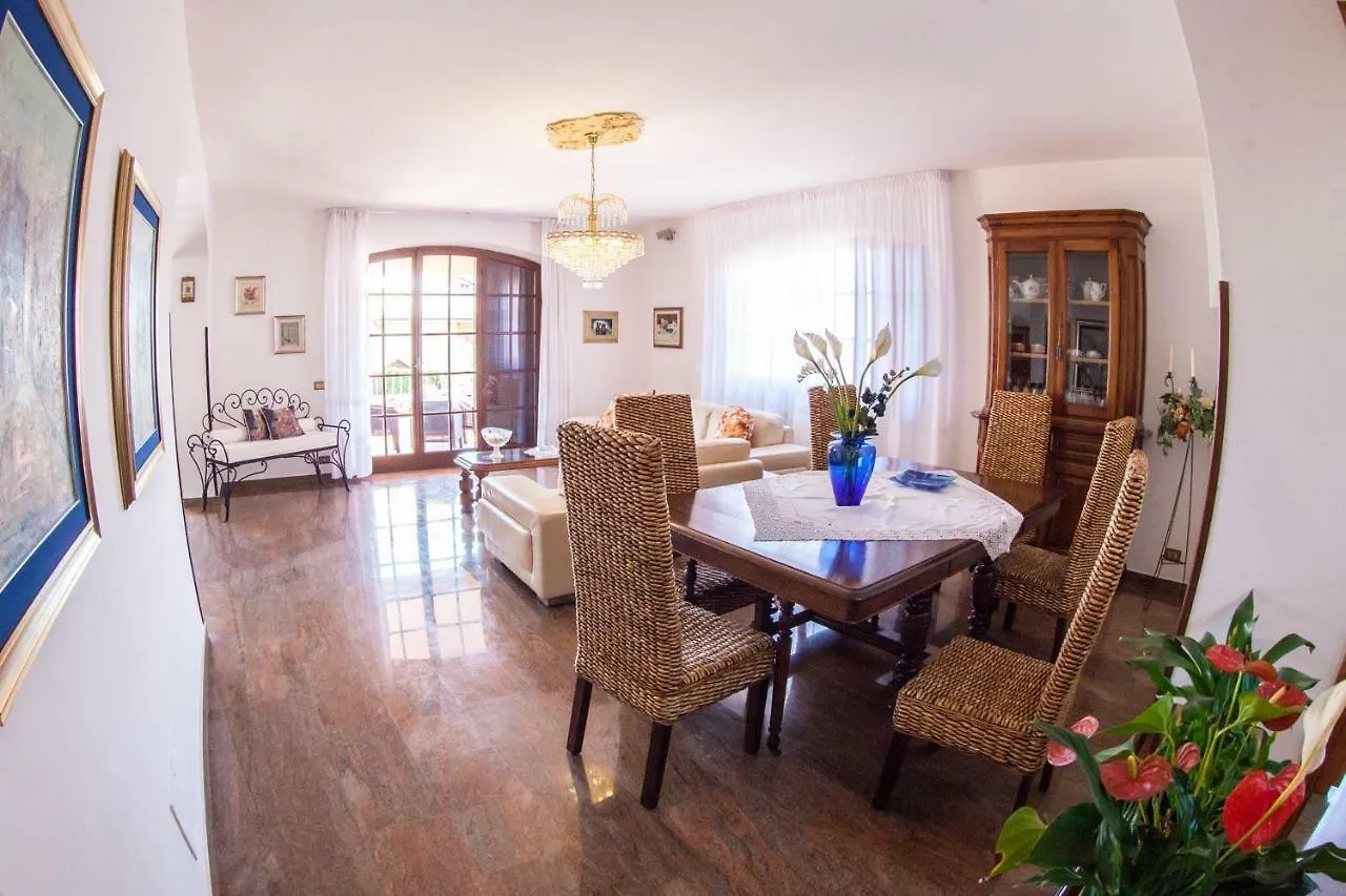 Couette-café B&B Villa Anna Carrare