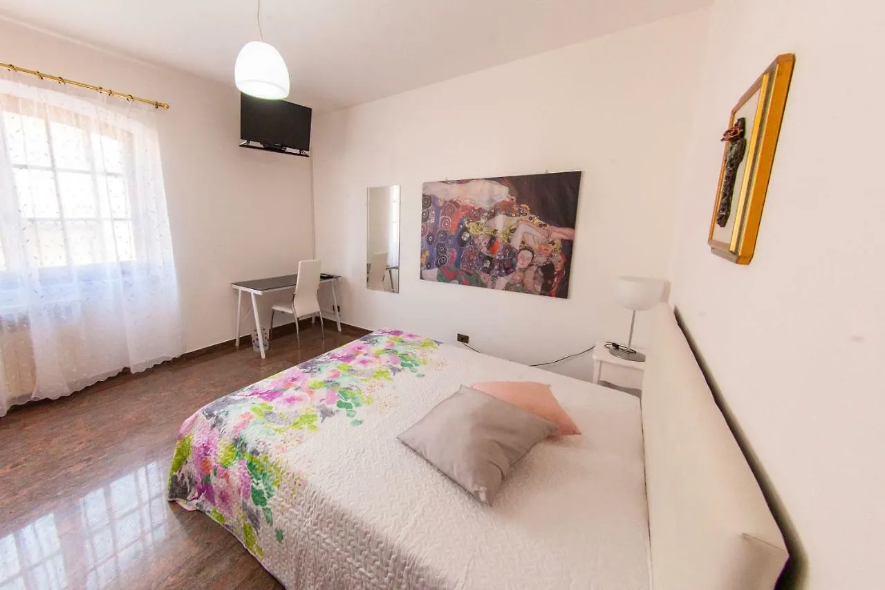 Couette-café B&B Villa Anna Carrare