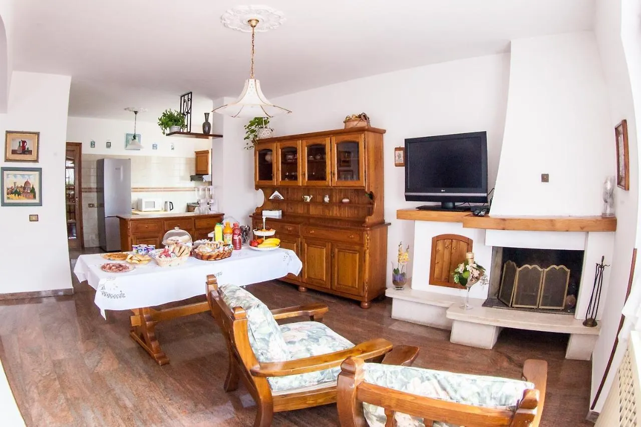 B&B Villa Anna Carrare Couette-café
