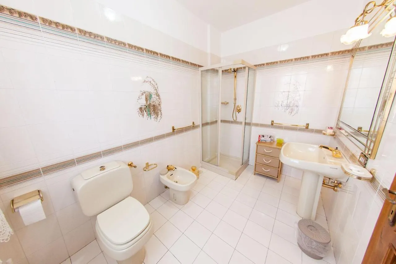 B&B Villa Anna Carrare